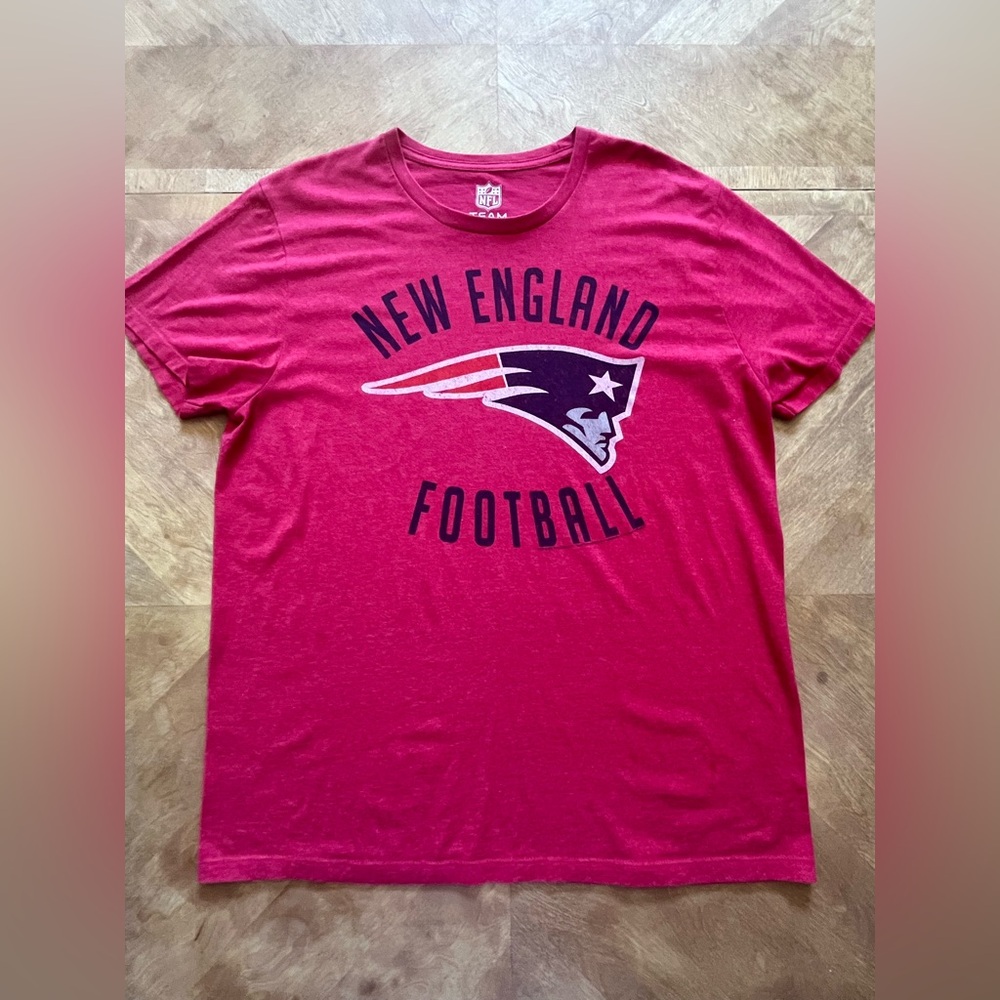 NFL New England Patriots Red Logo Tee – XL – Fan Gear Shirt